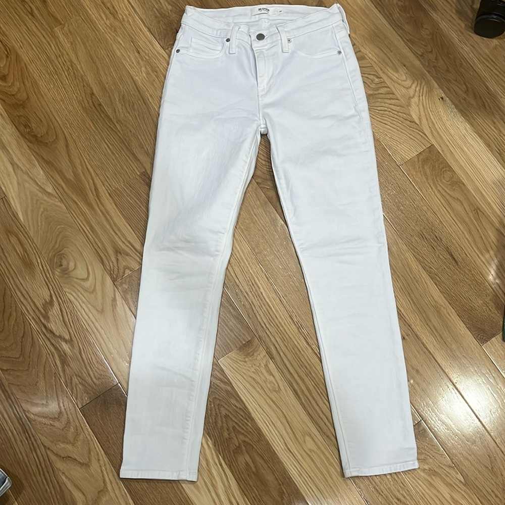 Size 26 skinny Hudson white jeans. No imperfections!